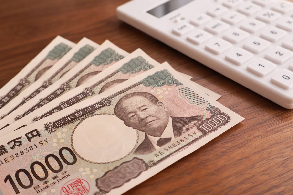 【全世代(20~70歳代)比較】貯蓄額の平均・中央値はいくらか?単身・二人以上世帯で比較すると見えた「お金がある人・ない人の差」 差が生まれる3つの要因を確認