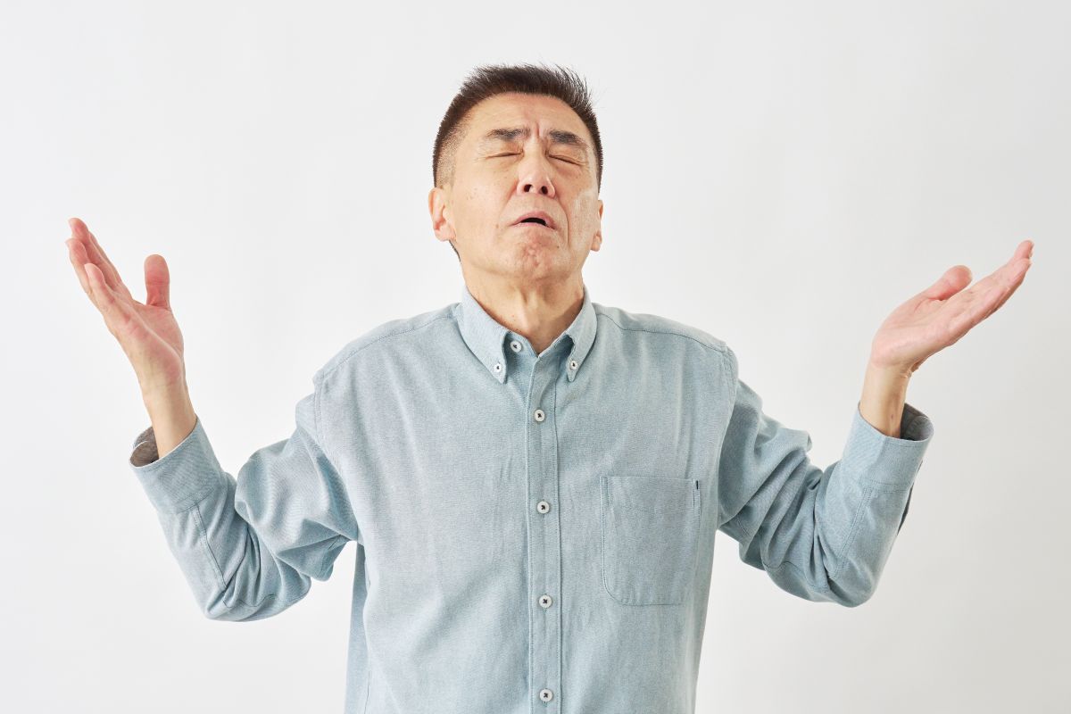 【生活保護】持ち家や車があると受けられない？要件は4つの活用と収入の比較、支給されるのは最低生活費との差額だけ