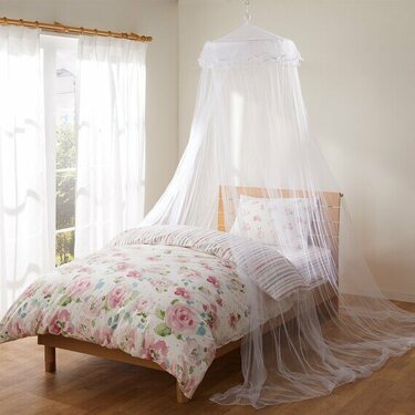 ロココ調っぽい ニトリ の 虫よけアイテム がクラシカルでかわいい プリンセス気分が味わえる ニトリの商品開発 販売拡大戦略をアナリストがひもとく 3ページ目 Limo くらしとお金の経済メディア