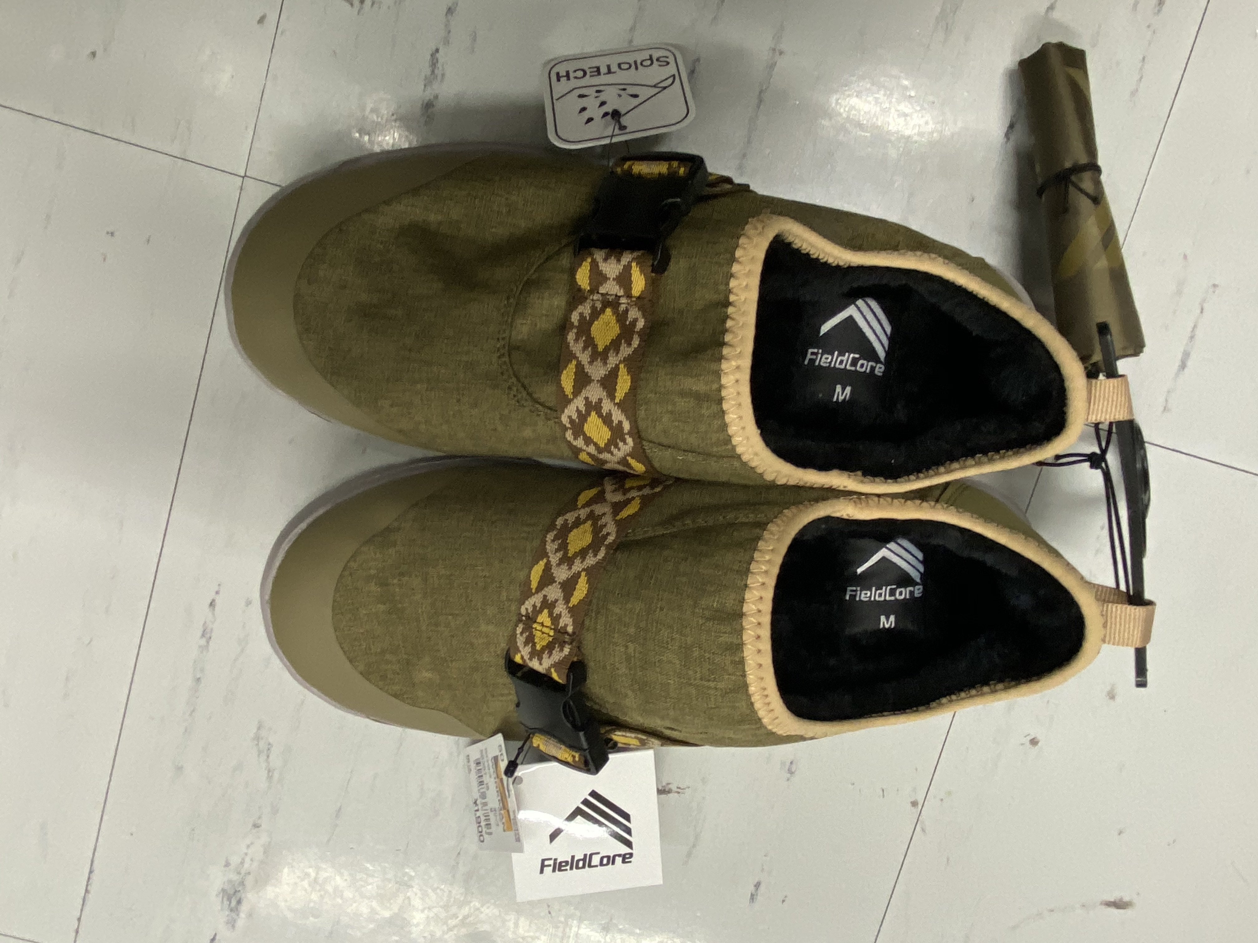 ワークマン大ヒット作 スリッポン に 裏ボア付 1900円冬版登場 暖かくて楽ちん 2ページ目 Limo くらしとお金の経済メディア