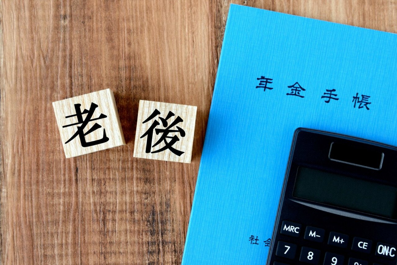 【国民年金＋厚生年金】月15万円（年180万円）以上もらう人は何％？平均受給額を一覧で確認！私的年金の見直しで押さえておきたいポイント