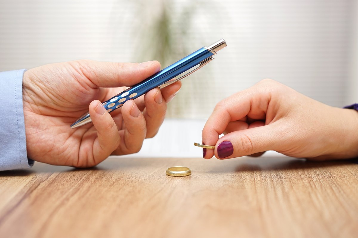 夫の不倫を 許した妻 と 許さなかった妻 4人のサレ妻が話す その理由 ニフティニュース 夫の不倫を 許した妻 と 許さなかった妻 4人のサレ妻が話す その理由 ニフティニュース