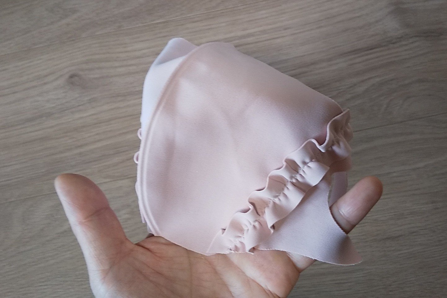 ダイソー 110円 接触冷感フリルマスク かわいいフリルで小顔効果も ニフティニュース ダイソー 110円 接触冷感フリルマスク かわいいフリルで小顔効果も ニフティニュース