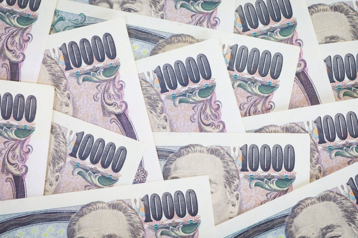 【最新データ】日本の富裕層の割合は?年代別の平均貯蓄額と年収別データから見る資産形成の最適解