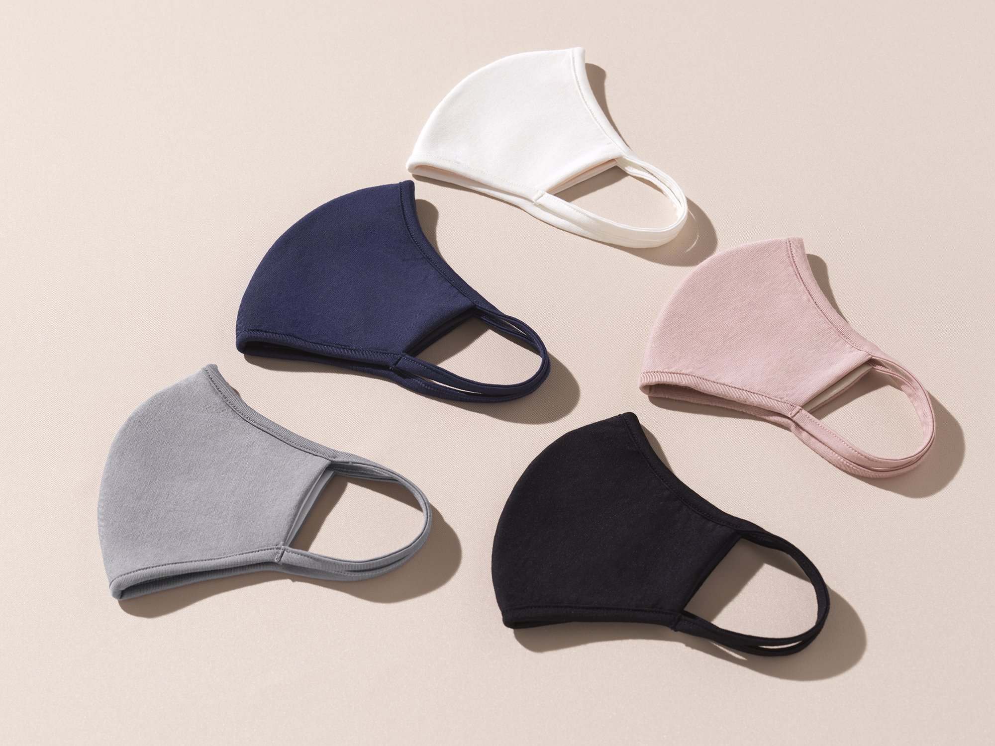 ジーユーついに 高機能のおしゃれマスク 発売 16色展開に小顔効果と早くも話題に Limo くらしとお金の経済メディア