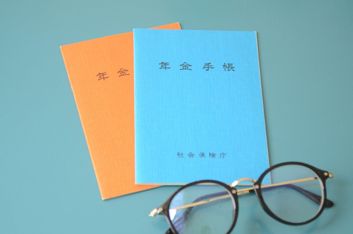 【2026年最新・年金早見表】厚生年金・国民年金はいくらもらえる？平均受給額一覧と手取りのリアル！社会保険料・税金が引かれる「天引き」まで徹底解説